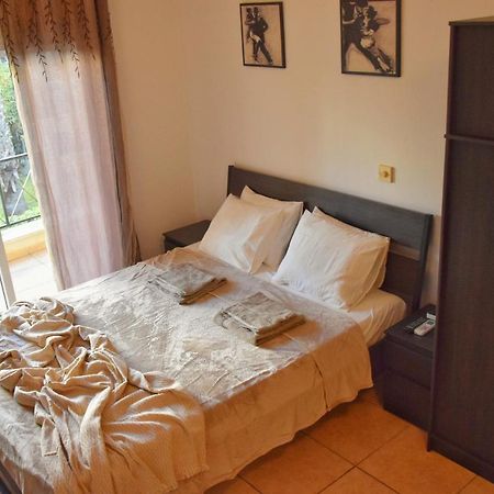 Raise Cosy Studio With Pool In Limassol Exteriör bild