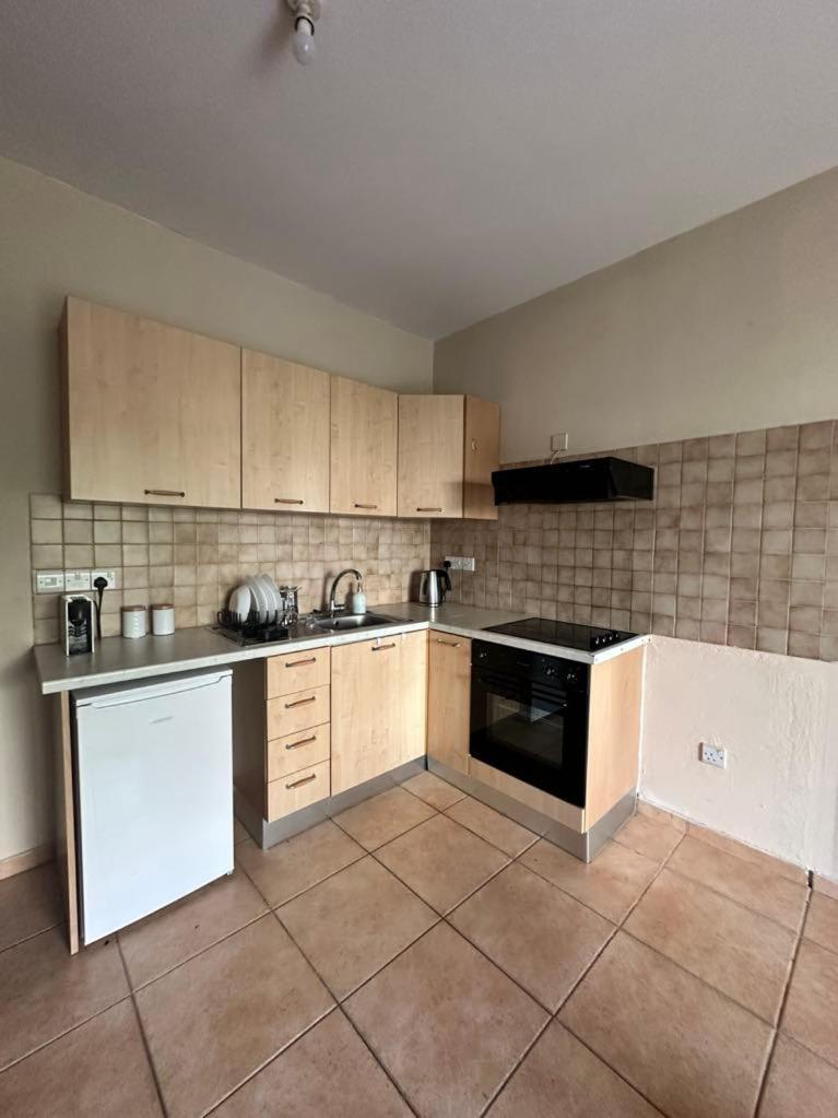 Raise Cosy Studio With Pool In Limassol Exteriör bild